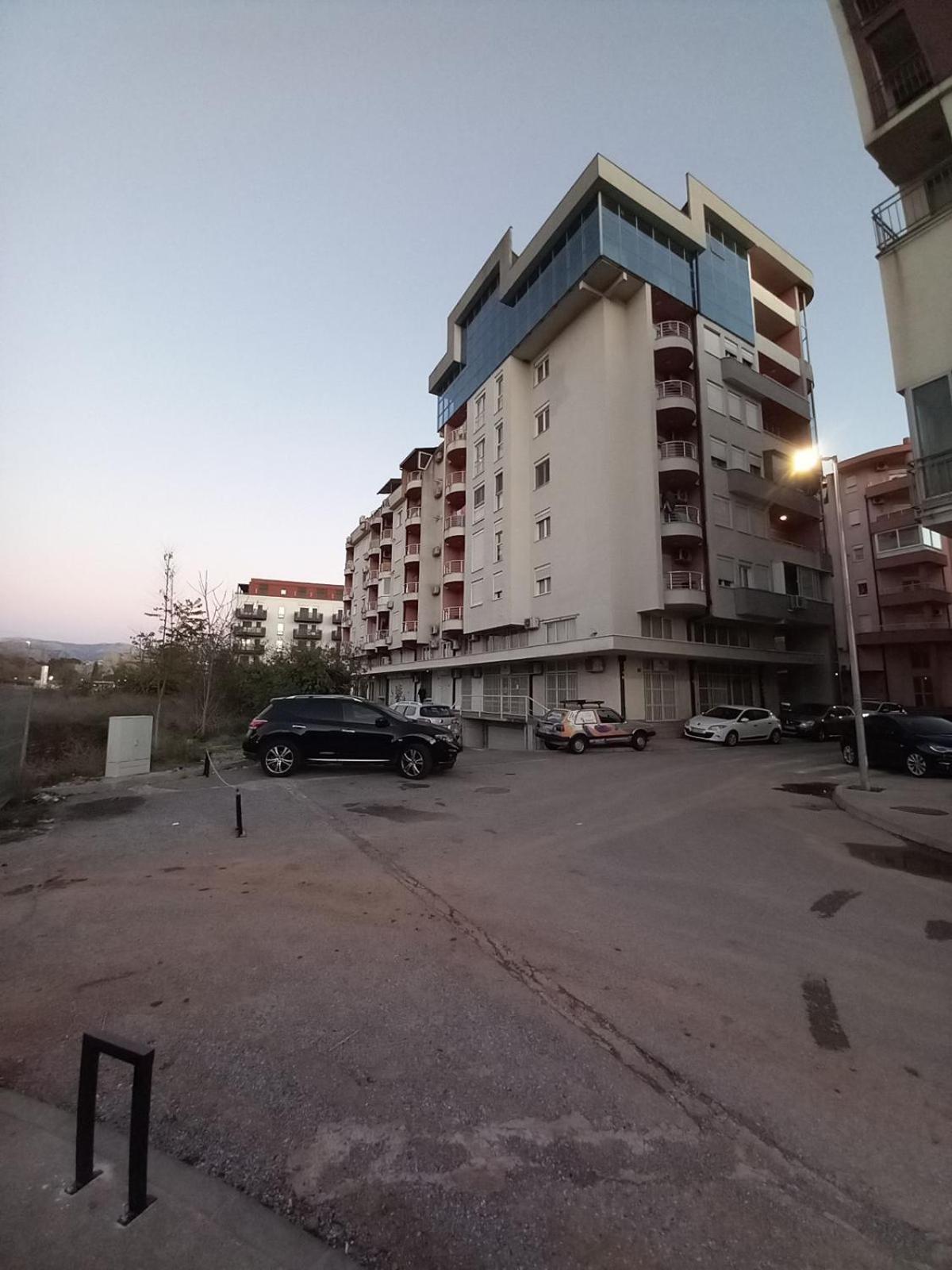 Near Hospital Apartman *